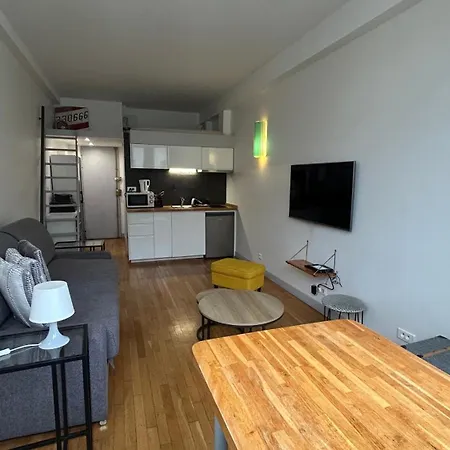 Magnifique Studio Avec Mezzanine Au Coeur De Paris-3